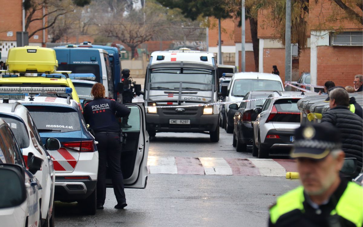 Imatge d'arxiu de l'operatiu policial que es va desplegar al barri