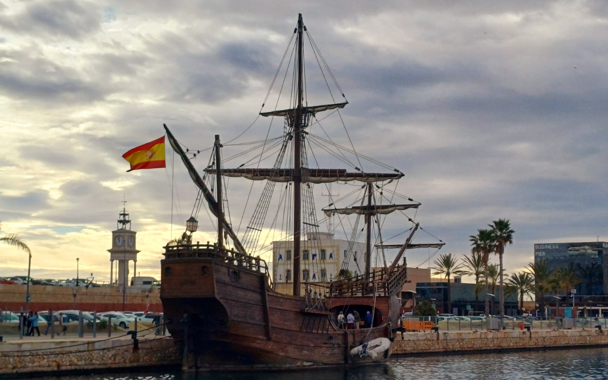 La Nao Trinidad està atracada a la Mariana Tarraco del Port de Tarragona.