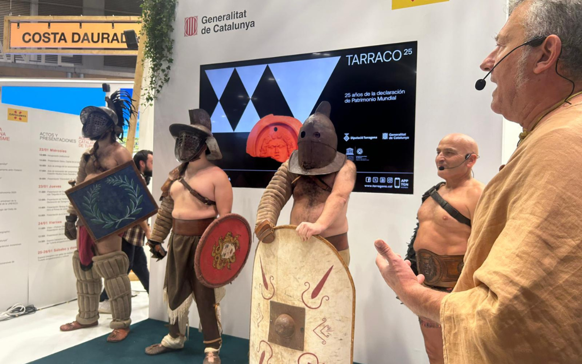 Els gladiadors de Tarraco Viva han fet les delícies dels assistents a la presentació de Tarragona a FITUR.