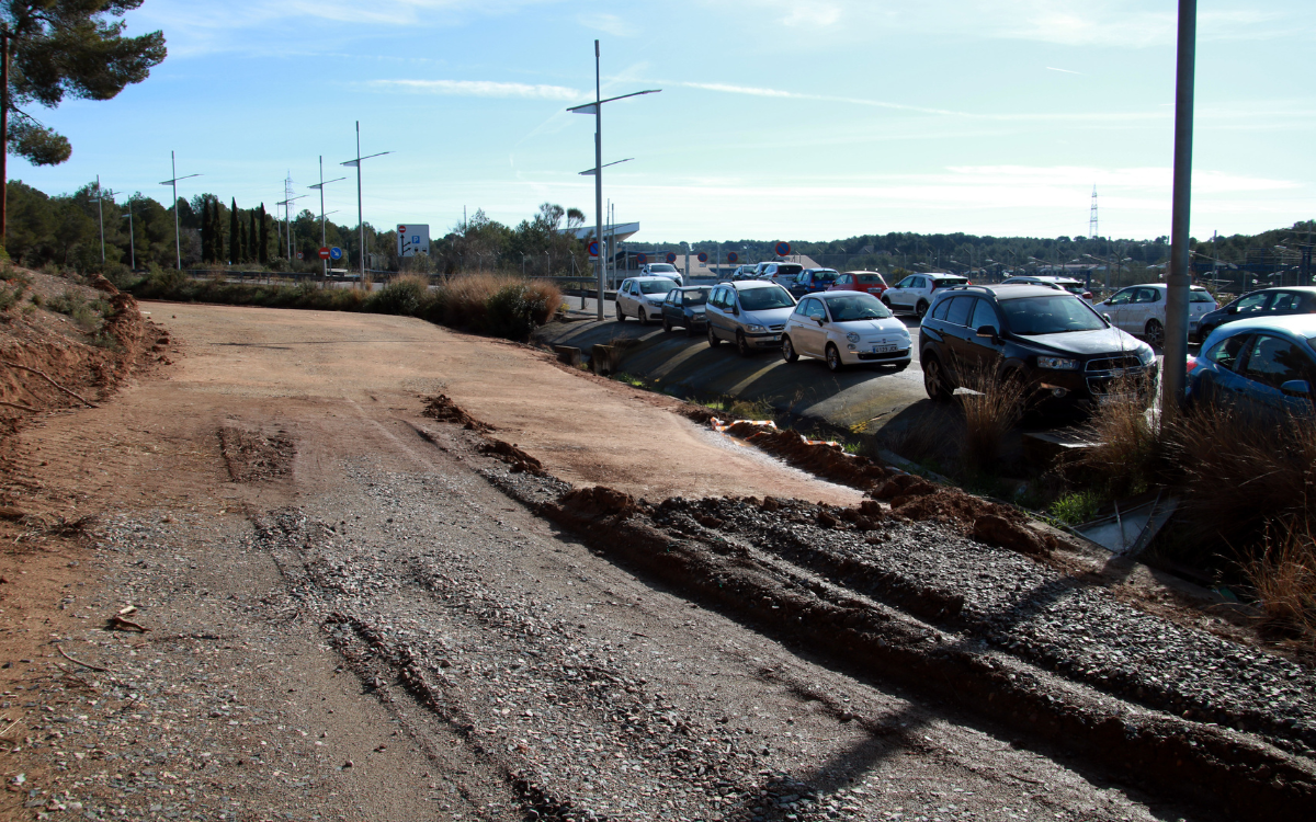 Part del terreny de l'estació del Camp de Tarragona, on Adif va començar a construir un aparcament.