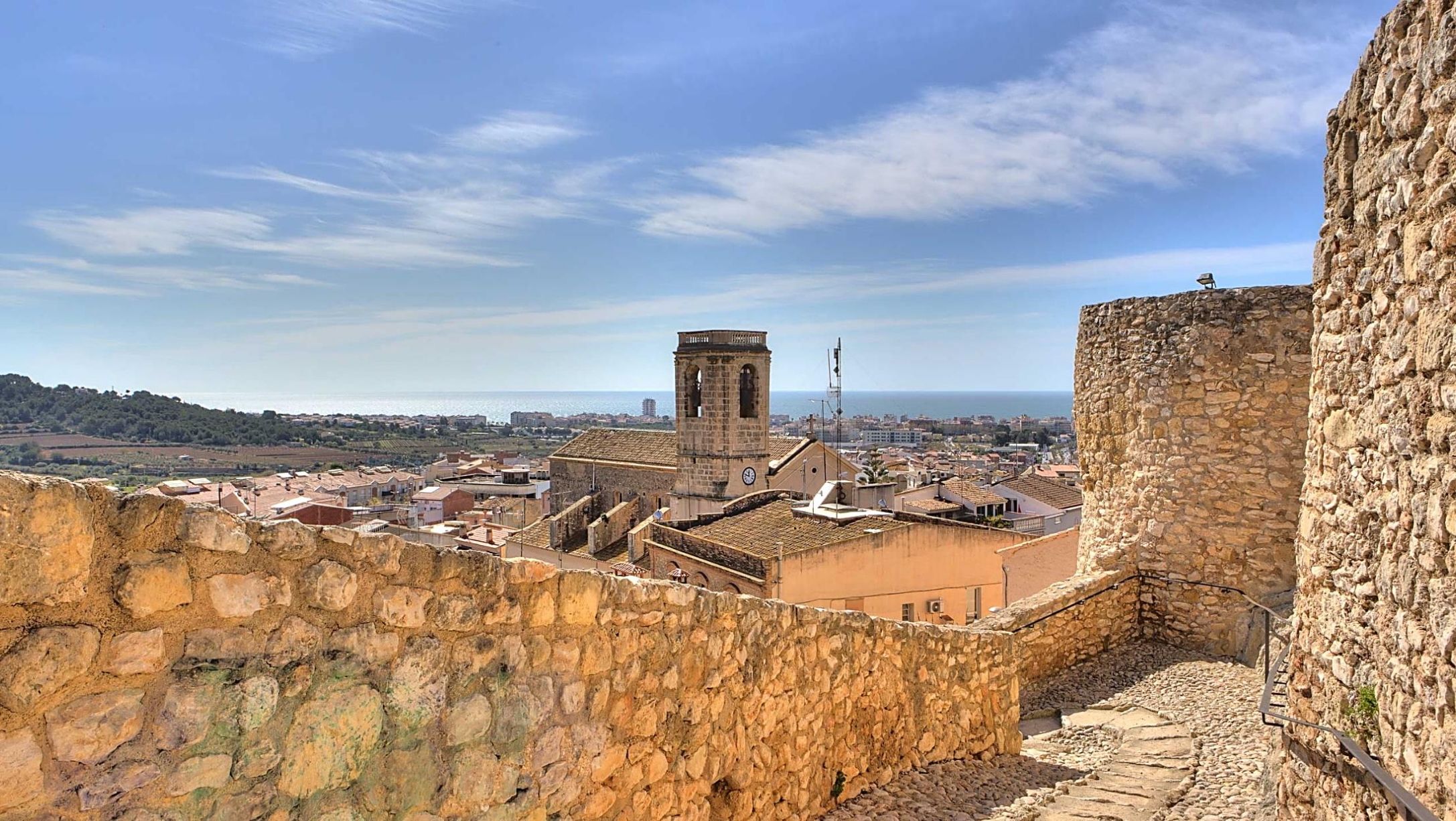 Vistes del municipi des del Castell de Calafell