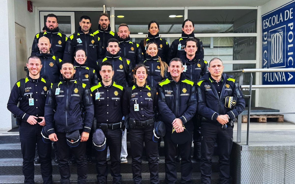 Els 16 agents de la Guàrdia Urbana que s'estan forman a l'ISPC van rebre la visita de l'Intendent Cap de la GUT, Manuel Vázquez.