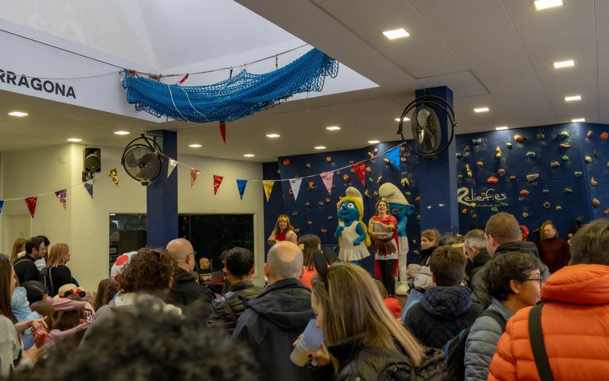 El Carnaval Blau és un imprescindible per als petits al Serrallo.