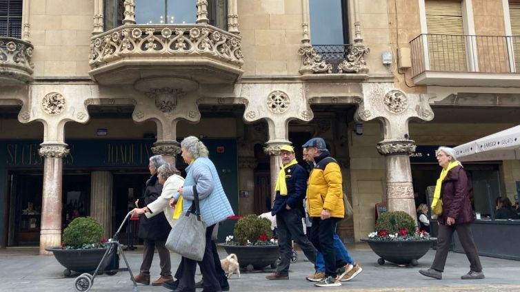 avis avies llibertat reus placa mercadal sandra perez nacio (5)