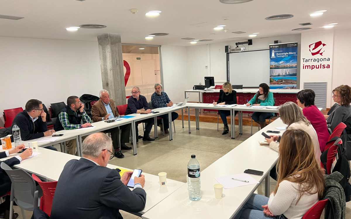 Imatge de la reunió dels integrants del Pacte d'Economia Blava de Tarragona.