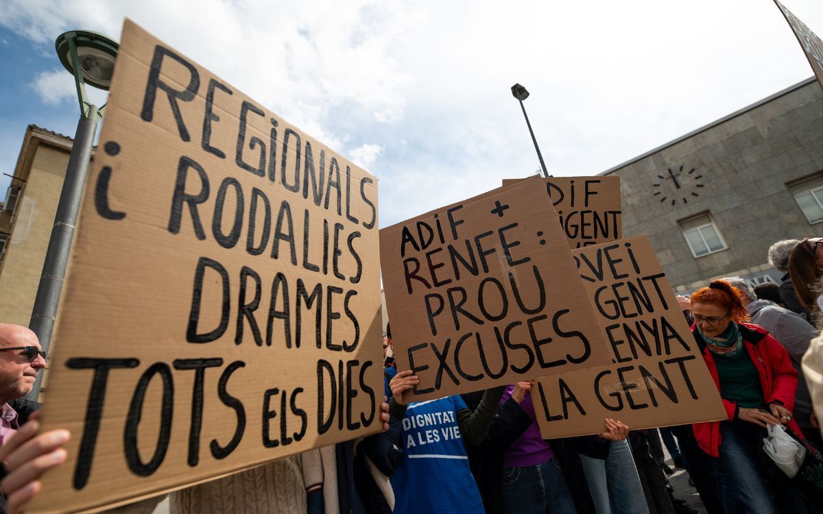 Diverses manifestacions durant el dissabte van reclamar un servei ferroviari digne.