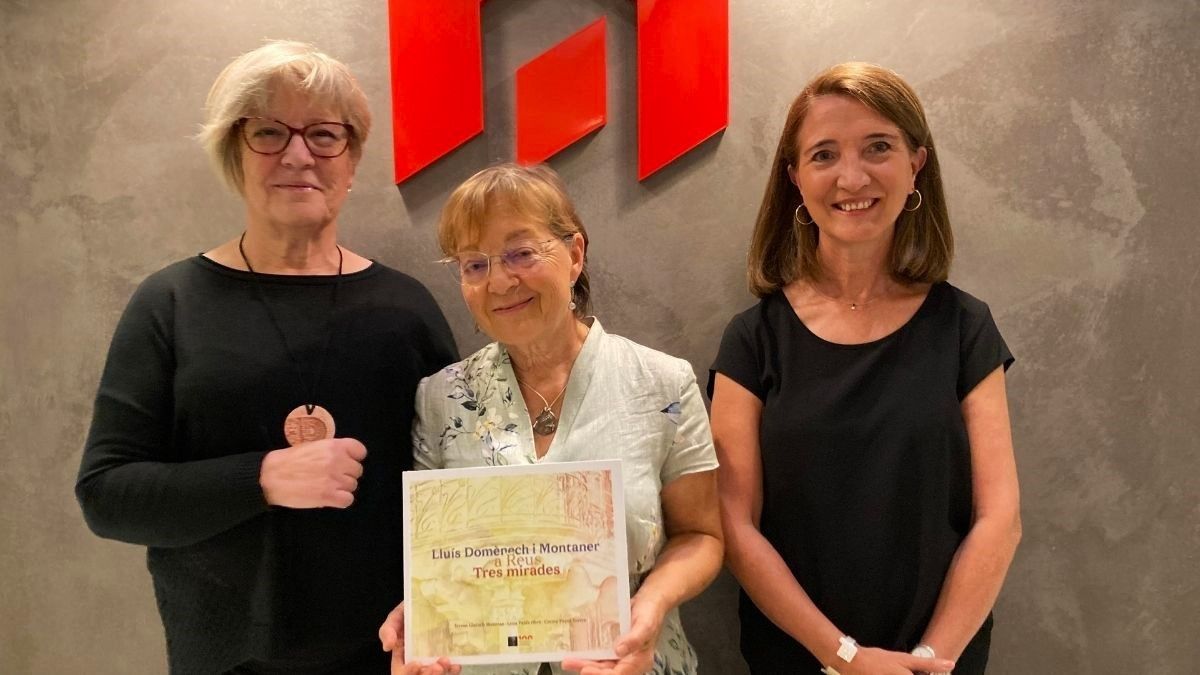 Lena Paüls, Carme Puyol i Teresa Llorach, autores del llibre 'Lluís Domènech i Montaner a Reus. Tres mirades'