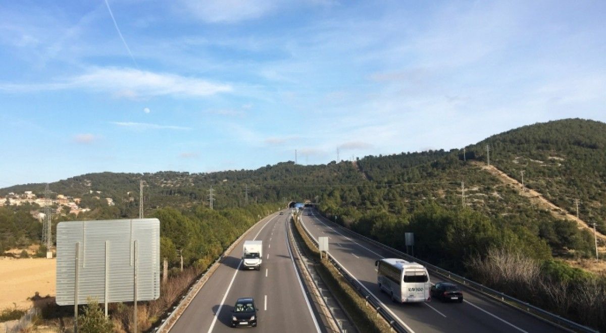 Imatge de l'autopista C-32 al pas pel Penedès.