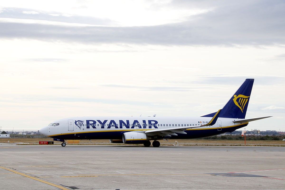 Imatge d'arxiu d'un avió de Ryanair a la pista d'aterratge de l'Aeroport de Reus